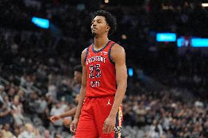 美記：墨菲或成為鵜鶘門(mén)面 想得到他得付出多個(gè)首輪簽+潛力球員等