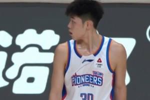 活力十足！蔣祺禹11中6砍全隊(duì)最高19分外加5助 三分8中4