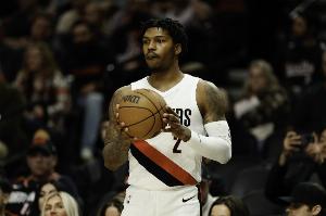 終于準一場！凱萊布·樂福15中7&三分7中4拿到20分5板