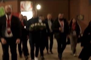 R.I.P.扎卡對陣利物浦賽前為若塔獻花