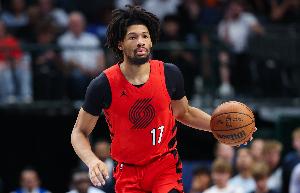 手感一般但相當活躍！夏普半場12中4拿10分 另有7板1助1斷