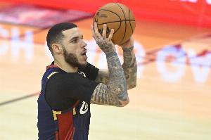 正負值-12最低！朗佐·鮑爾半場4中0一分未得 拿到5籃板