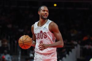 還有得打！莫布里命中續(xù)命三分球