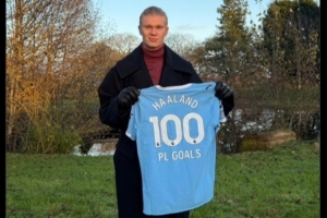 史上最快英超百球！哈蘭德曬英超百球曼城紀(jì)念球衣