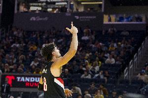 場均26+7+6！名記：阿夫迪亞是否值得一個全明星國際隊的席位？