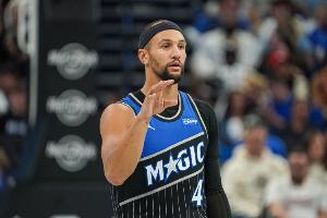 打得好但早早犯滿(mǎn)！薩格斯20中10拿到24分4板4助3斷