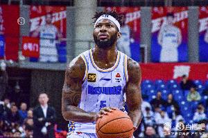 效率不高！杰曼19投7中拿到19分 三分6中1&正負值-14