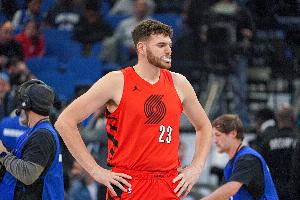 對比懸殊！開拓者上半場9個(gè)前場籃板&克林根3個(gè) 騎士全隊(duì)僅2個(gè)