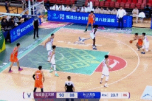 關(guān)鍵時(shí)刻不手軟！特萊斯在平分后連續(xù)兩次單打跳投命中