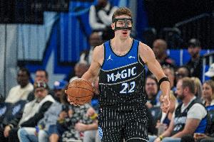 還沒(méi)結(jié)束！小瓦格納造成巴恩斯三分犯規(guī) 三罰全進(jìn)追平比分