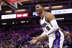 苦吞里程“悲”！威少全場(chǎng)13中5得到12分4板9助 生涯得分超鄧肯！