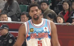 全能輸出！勞森首發(fā)出戰(zhàn)28分鐘 10中5拿到12分8板9助