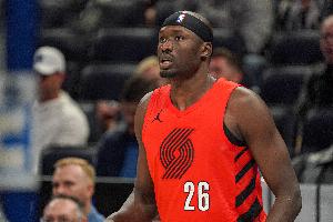 上場就能攻！里斯替補6分25秒 3中2拿到4分1板&正負值+11