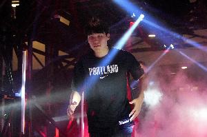 媒體人：楊瀚森被連夜“送回家”沒問題 多打比賽適應(yīng)的快！