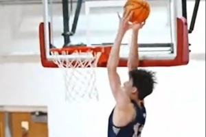 美高常規(guī)賽-郇斯楠12投9中&罰球4中2 得到20分10板1助1帽