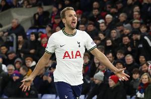 弗里德?tīng)枺荷嵛榈庐?dāng)初給了凱恩機(jī)會(huì)，而他也很快的取代了阿德巴約