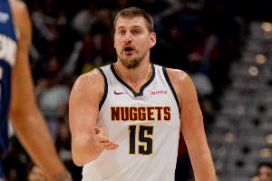 大舉進(jìn)攻！約基奇點(diǎn)飛防守扣籃 掘金轟出16-0獲得20分以上領(lǐng)先