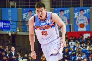 高效表現(xiàn)！李炎哲11中8空砍全隊最高20分外加7板2助2帽