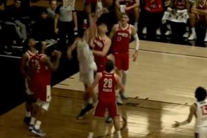 黃雀在后！弗里曼托籃下想攻 楊瀚森大手伸出直接扇飛收走皮球