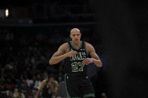 明天戰(zhàn)湖人！沃爾什：兩隊宿怨由來已久 每次交手我們都渴望爭勝