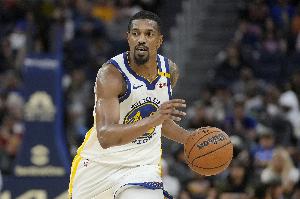 扭轉頹勢！梅爾頓底角踩線長兩分命中 幫助勇士追到3分