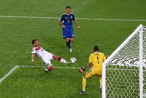 格策：14世界杯決賽絕殺出于本能，梅西一直是我的偶像