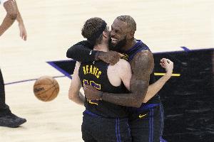 隊(duì)安！東契奇本賽季缺陣五場(chǎng)比賽 這五場(chǎng)湖人戰(zhàn)績(jī)4勝1負(fù)