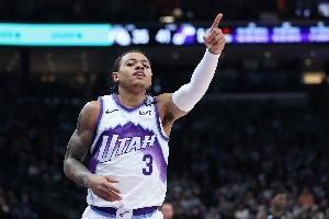 下半場(chǎng)18分帶隊(duì)逆轉(zhuǎn)！基昂特·喬治20中8拿下29分5板10助