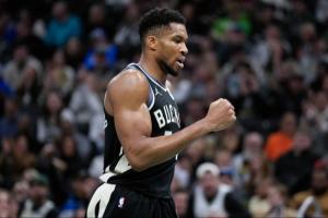 字母哥今夏告訴至少一位雄鹿隊友 他認為自己接近被交易去尼克斯