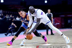 內(nèi)線巨塔！法爾出戰(zhàn)17分鐘砍下16分9板2斷 罰球15中10