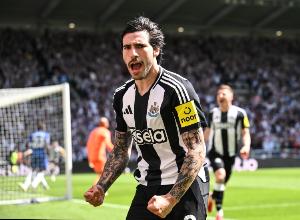 記者談紐卡傷情：托納利腿部傷勢(shì)不太嚴(yán)重，維薩可能復(fù)出擔(dān)任替補(bǔ)