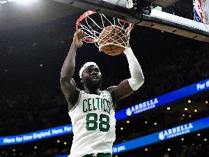 內(nèi)線巨無霸！科塔9投7中 得到17分4板2助1斷4帽