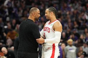 狄龍：我和烏度卡關(guān)系很好 我們理念高度契合共同打造球隊(duì)文化