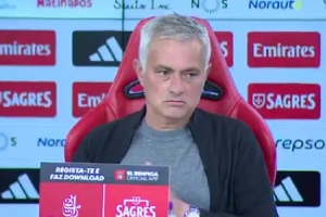 穆帥：比賽和評(píng)論是兩回事，若我是評(píng)論員也會(huì)干得很好且更尊重人