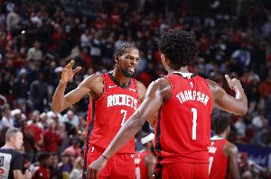 杜蘭特：阿門無所不能 他能打控衛(wèi)又可以像中鋒或大前一樣打籃下