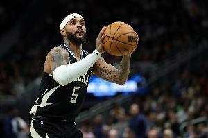 還有的追！特倫特借掩護直接三分 喬治撲防不及送加罰！