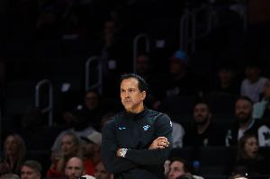 3連??！斯波：球隊攻防兩端都缺乏活力 這不是我們最佳表現(xiàn)