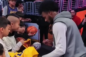 你能在老詹頭上拿幾分？布朗尼毫不猶豫：100分??