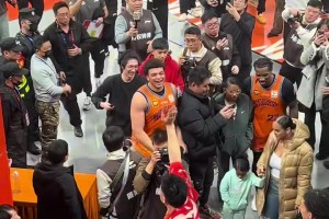 美媒：小胖洛夫頓在中國遭到不公平對待，頓頓吃薯片??????