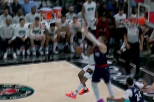 空中華爾茲！莫蘭特滯空對抗祖巴茨 360度右手反籃上進(jìn)??