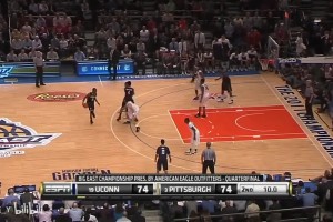 招牌后撤！一球成名！肯巴沃克NCAA大東區(qū)錦標(biāo)賽決賽的絕殺！