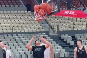 小胖：玩這個(gè)的時(shí)候我體力太夠了