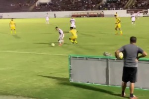 我轉(zhuǎn)暈?zāi)?！感受一下在巴西?lián)賽時(shí)期安東尼的過(guò)人??