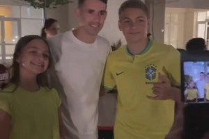 一回就是永別？奧斯卡一周前發(fā)社媒假期回到巴西，今日圣保羅官宣