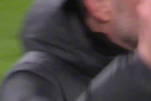 “人與人的羈絆，只需要一個(gè)眼神”