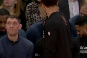 場邊驚現(xiàn)豹紋裝美女，孔祥宇：還有豹紋？哦我說的是名宿鮑文