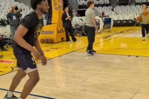 新秀年就打圣誕大戰(zhàn)??布朗尼vs勇士賽前苦練底角三分?。?！