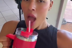 坎貝奇曬自拍，感覺(jué)這臉有點(diǎn)長(zhǎng)啊！??