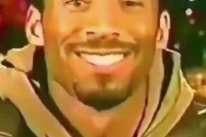 想你了老大！還記得當(dāng)年科比唱圣誕快樂(lè)歌的樣子嗎