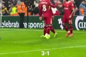 進(jìn)球就在一瞬間！場(chǎng)邊視角觀戰(zhàn)薩拉赫內(nèi)切破門！